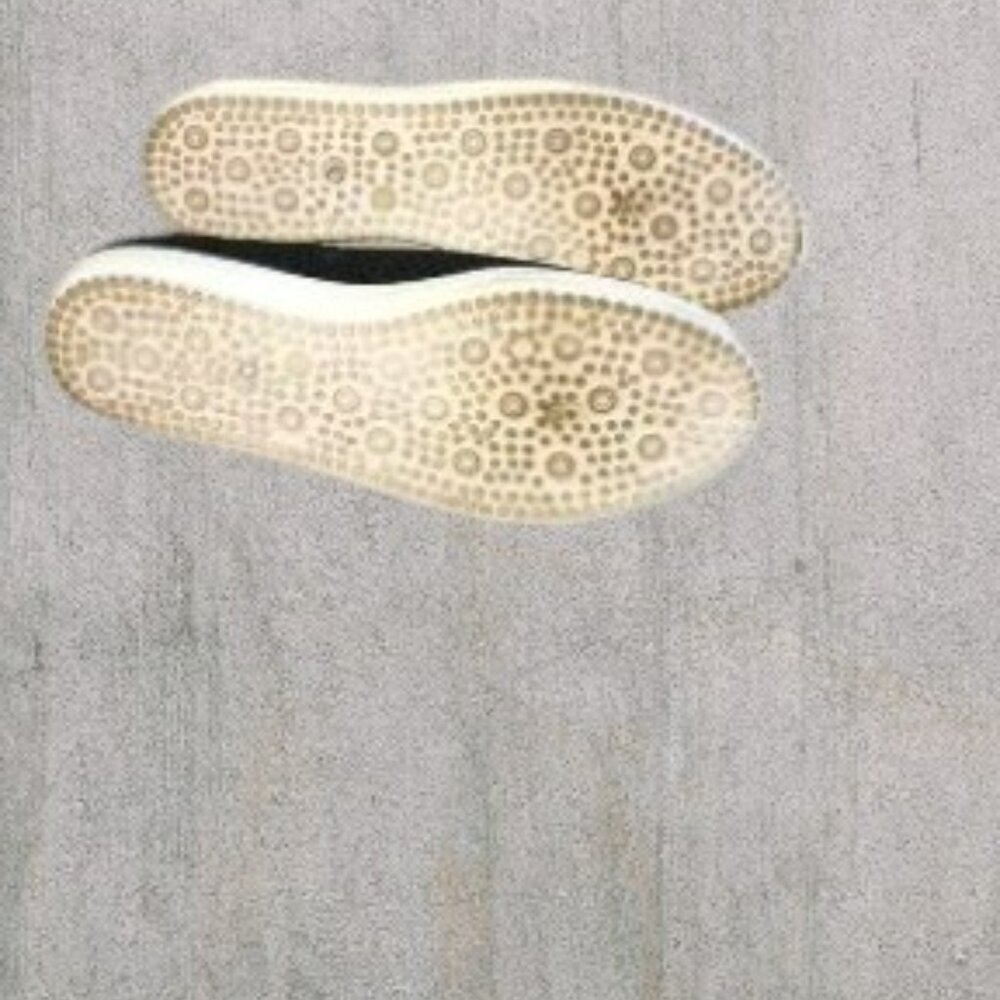 Tommy Bahama Navy Blue Embroidered Cut Outs Slip on Casual Shoes in Size 7.5 - Picture 5 of 5